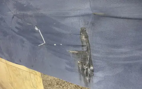 Jak usunąć super glue z kanapy bez uszkadzania tapicerki