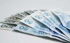 Ile kosztuje kominek? Ceny i ukryte koszty, które musisz znać