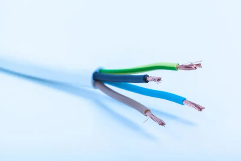 Jaki przewód do oświetlenia wybrać, aby uniknąć problemów z instalacją?